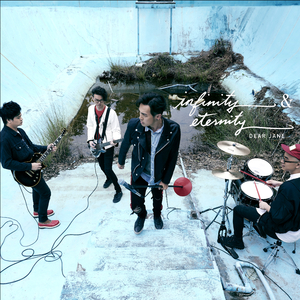 亲吻摸胸日比小女人
